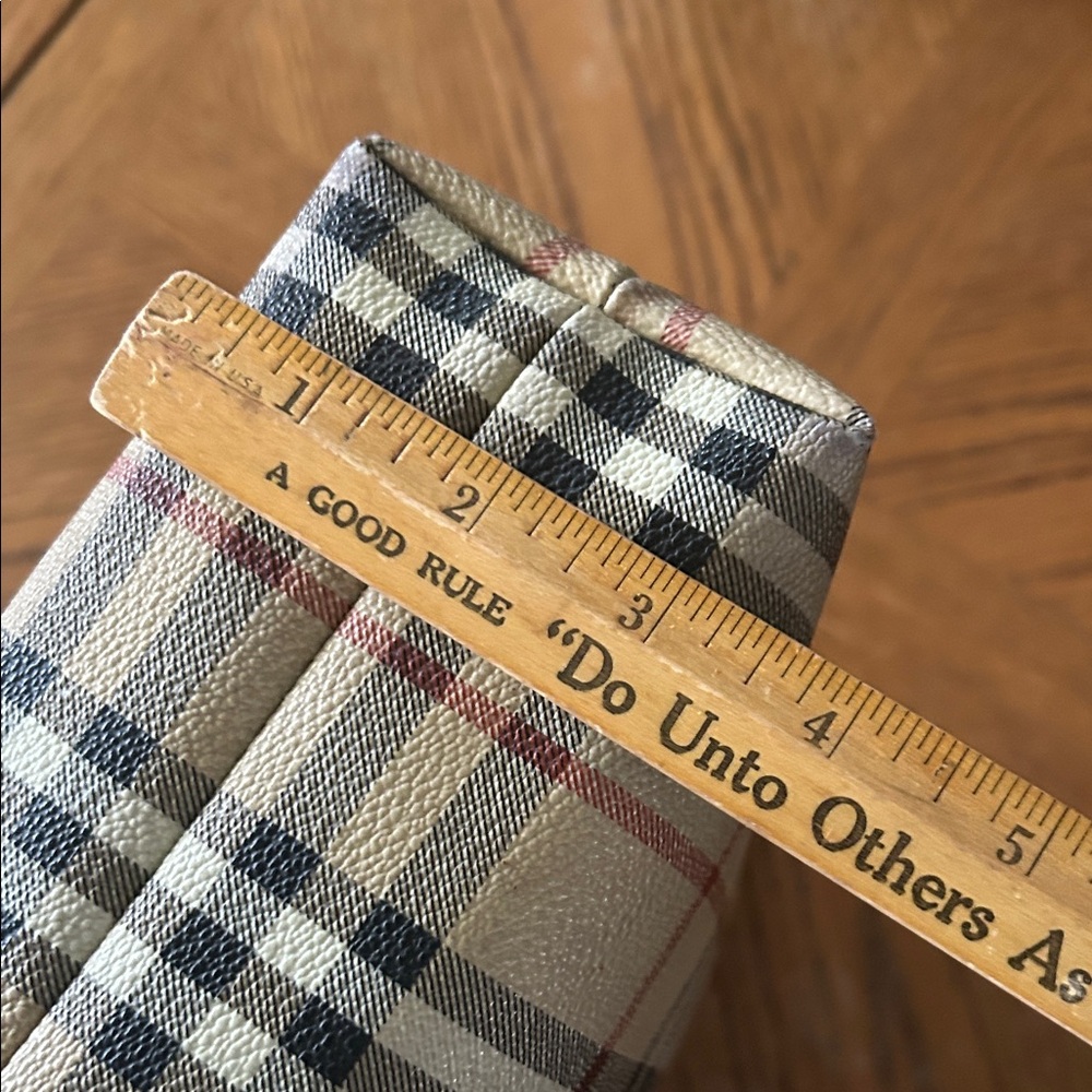 Vintage Burberry Tan and Brown Checkered Tote Bag - Picture 13 of 16